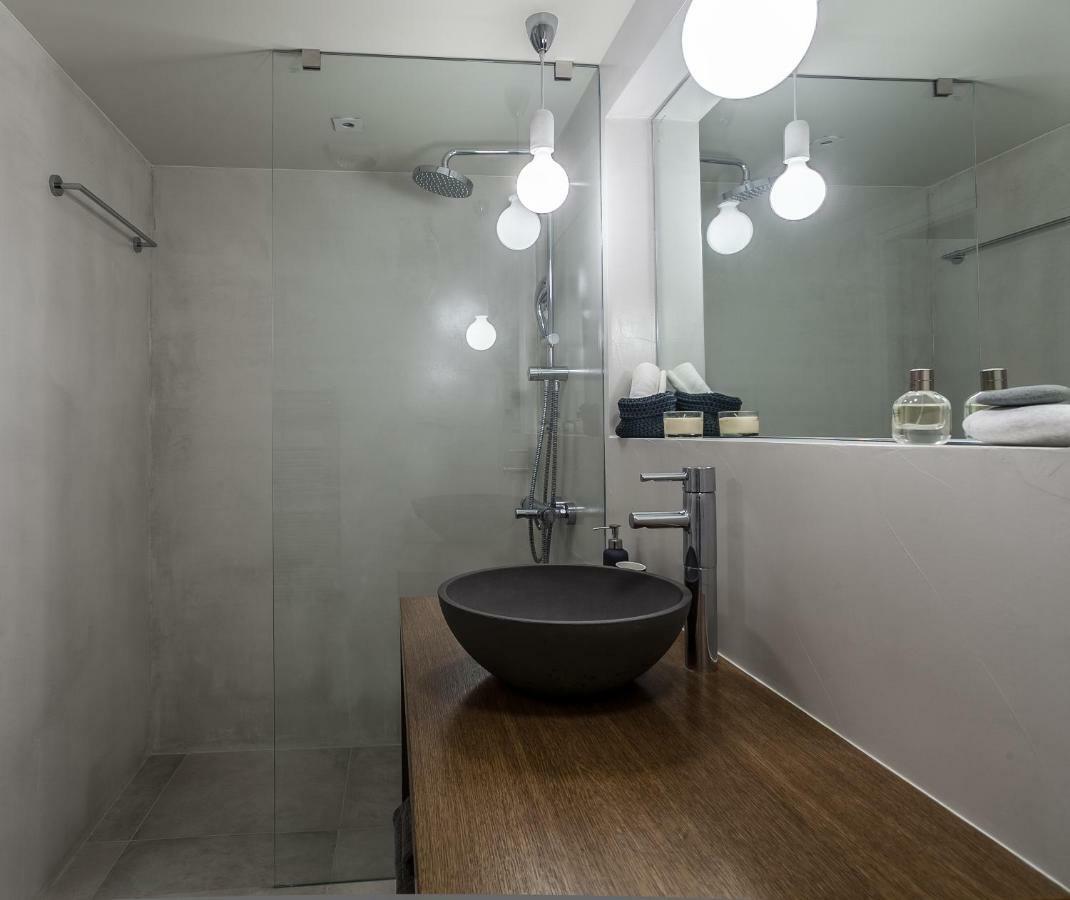 Unique Semi-Basement Stay At The Foot Of The Acropolis Афины Экстерьер фото