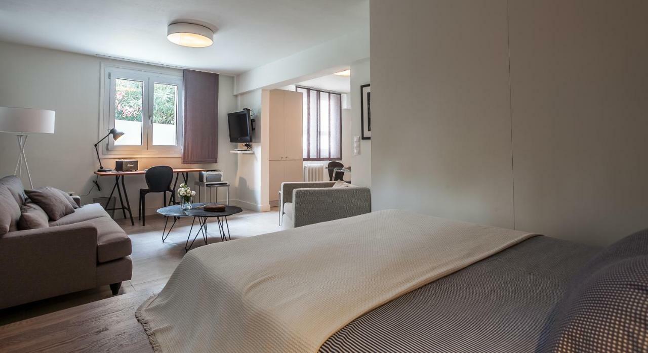 Unique Semi-Basement Stay At The Foot Of The Acropolis Афины Экстерьер фото