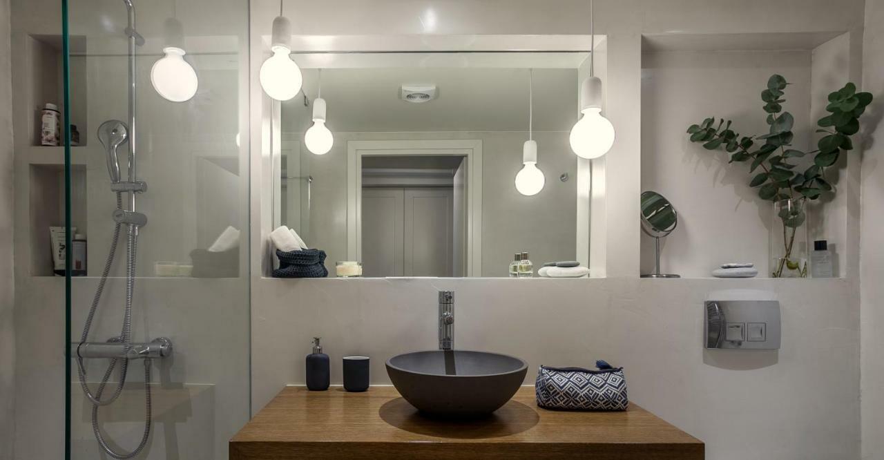 Unique Semi-Basement Stay At The Foot Of The Acropolis Афины Экстерьер фото