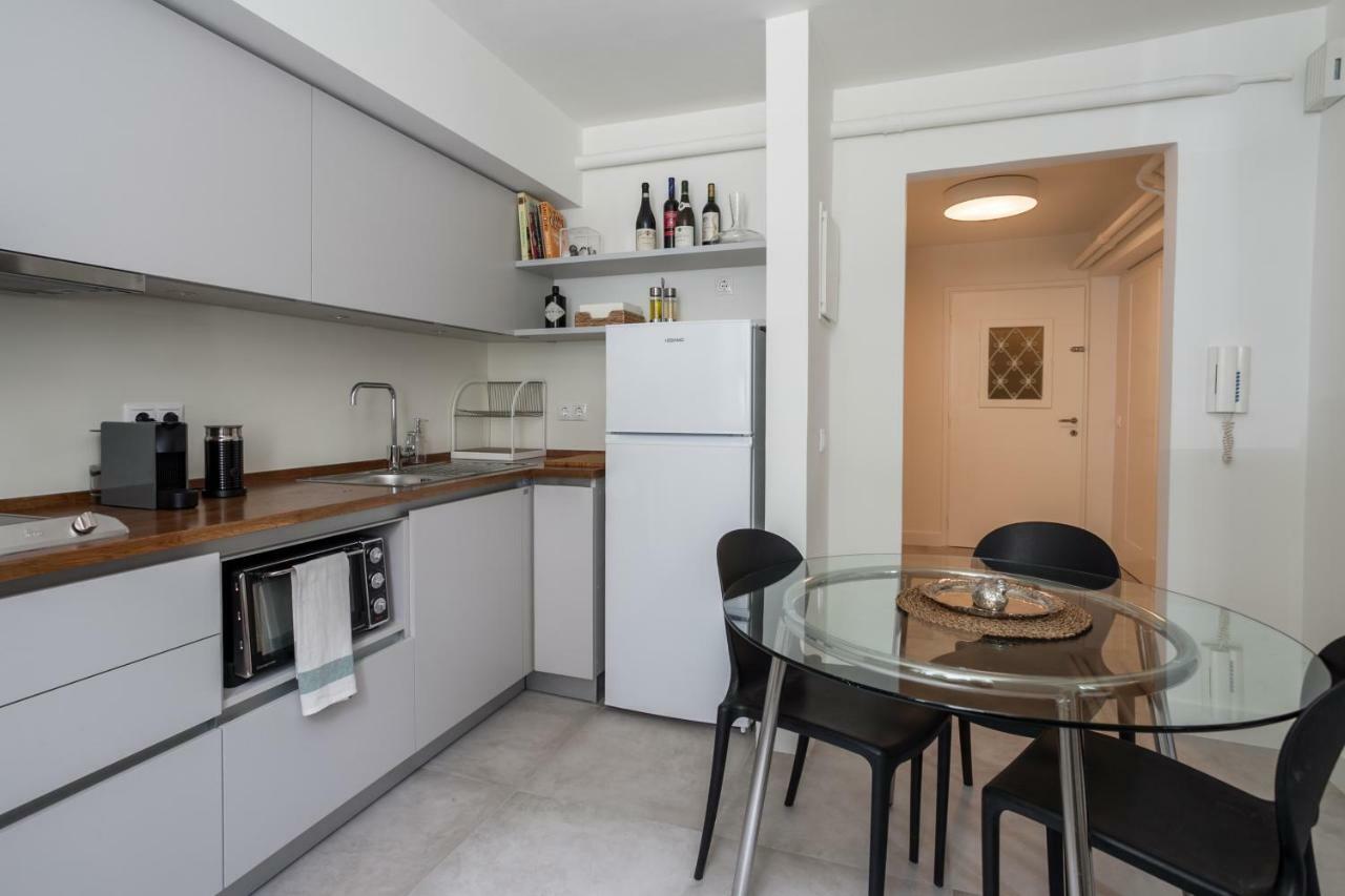 Unique Semi-Basement Stay At The Foot Of The Acropolis Афины Экстерьер фото