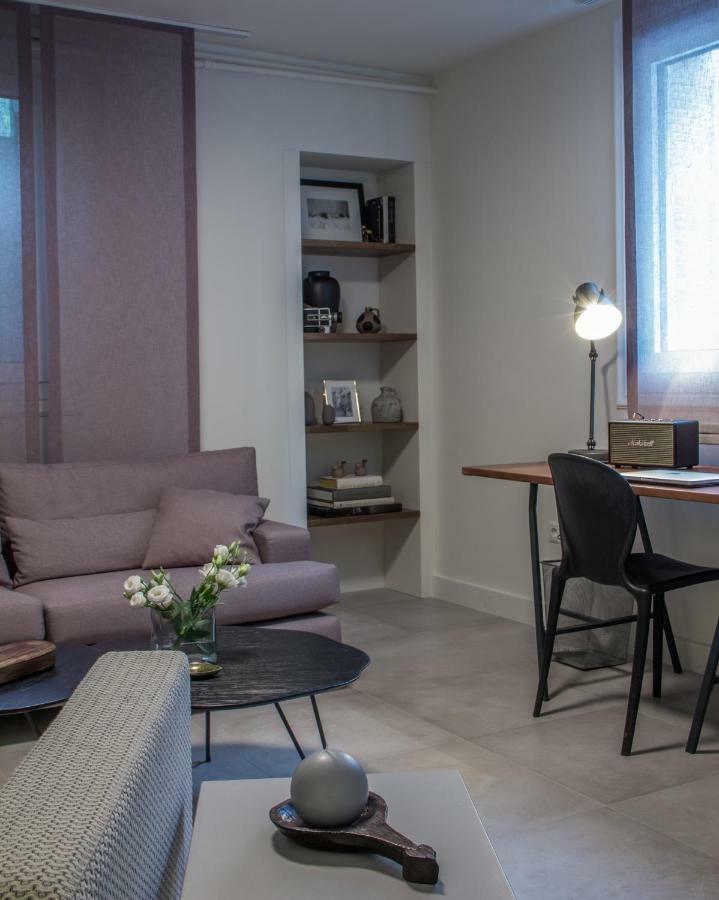 Unique Semi-Basement Stay At The Foot Of The Acropolis Афины Экстерьер фото